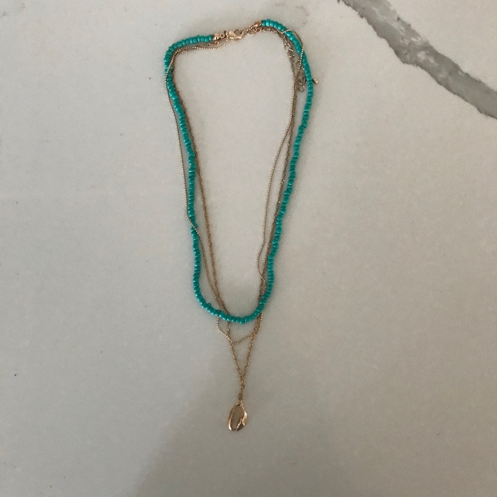 Shell Layered Necklace - Picture 3 of 3
